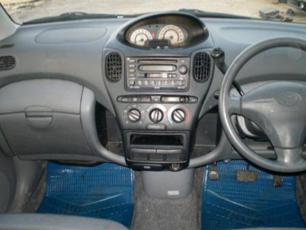 2000 Toyota Funcargo
