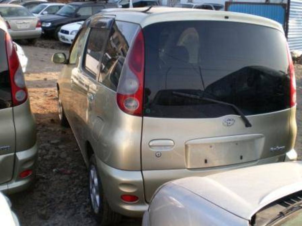 2000 Toyota Funcargo