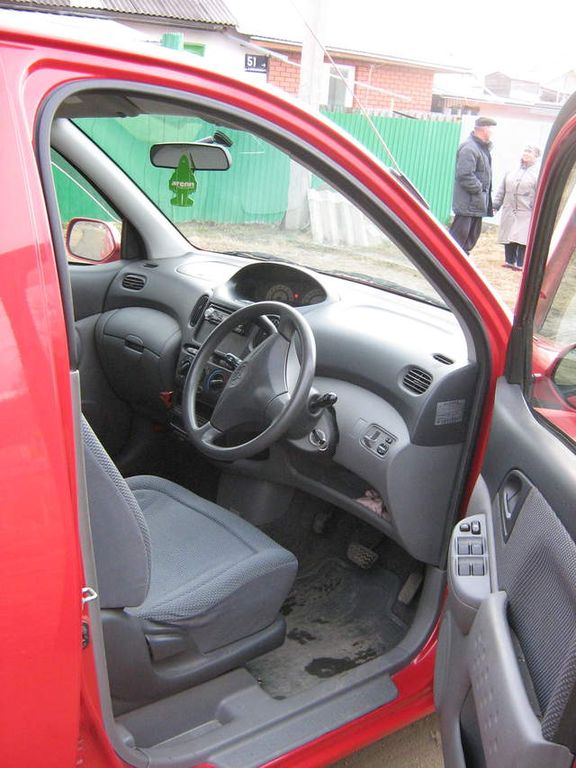 2000 Toyota Funcargo
