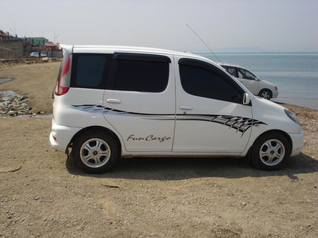 2000 Toyota Funcargo