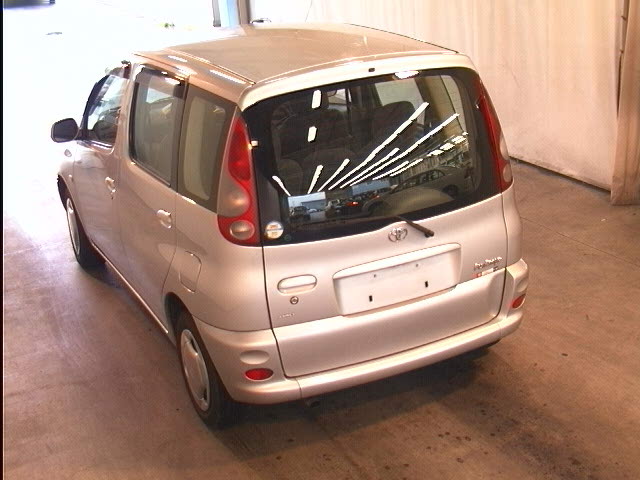 2000 Toyota Funcargo Pictures