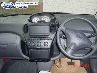 2000 Toyota Funcargo Photos