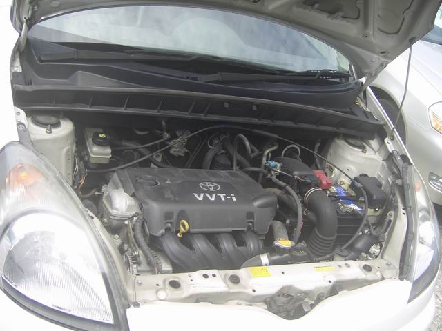 2000 Toyota Funcargo Pictures