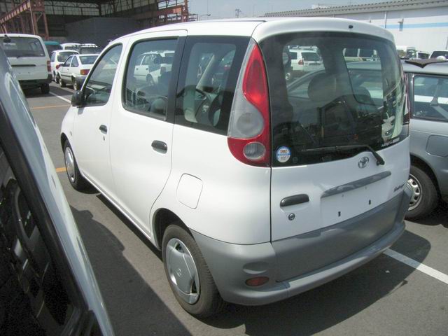 2000 Toyota Funcargo Wallpapers