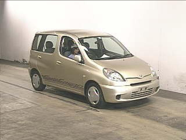 2000 Toyota Funcargo Pictures