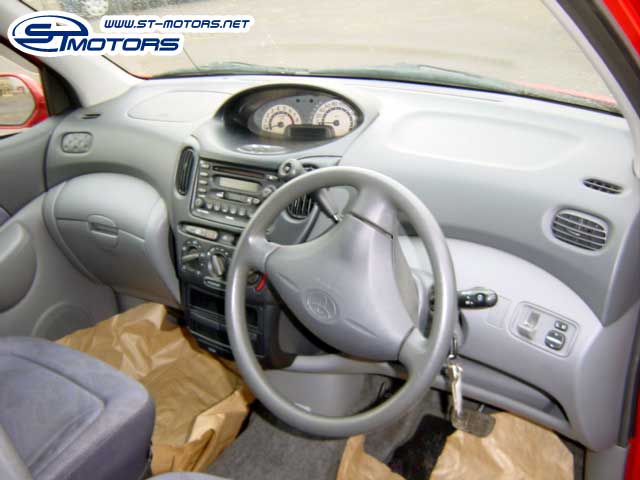 2000 Toyota Funcargo Pictures