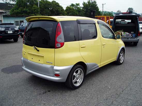 2000 Toyota Funcargo Photos