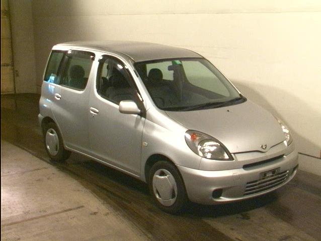 2000 Toyota Funcargo Photos