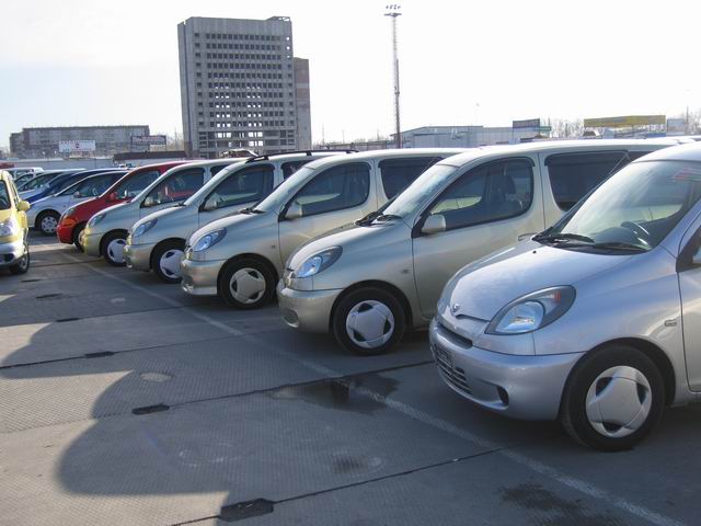 2000 Toyota Funcargo Photos