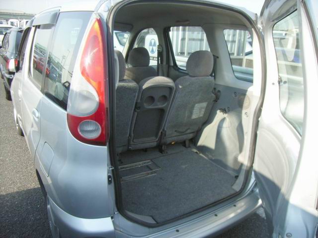 2000 Toyota Funcargo Photos