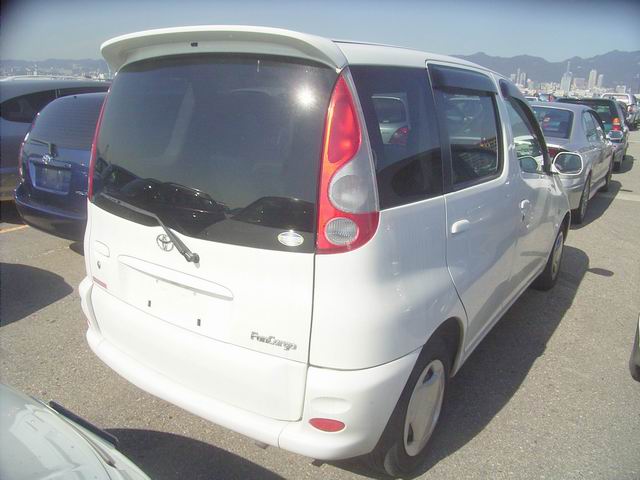 2000 Toyota Funcargo Photos