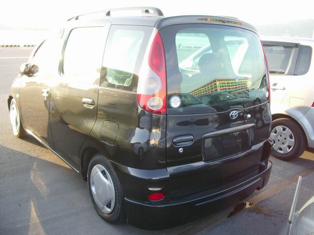 2000 Toyota Funcargo Pictures