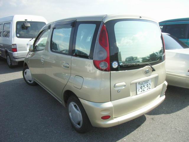 2000 Toyota Funcargo Pictures