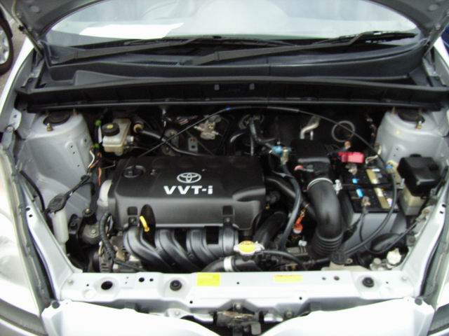 2000 Toyota Funcargo Pics