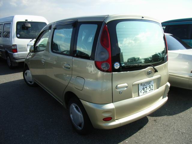 2000 Toyota Funcargo Pictures