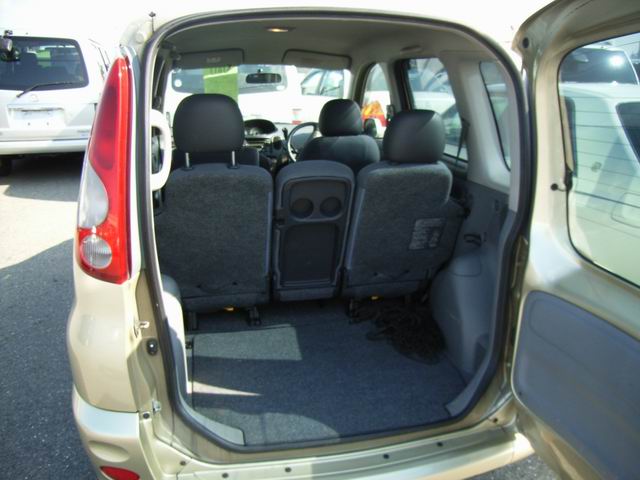 2000 Toyota Funcargo Pics