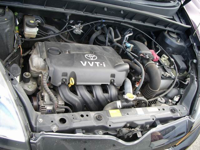 2000 Toyota Funcargo Pictures