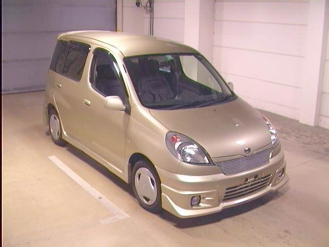 2000 Toyota Funcargo Photos