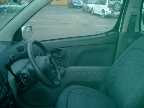 2000 Toyota Funcargo Images