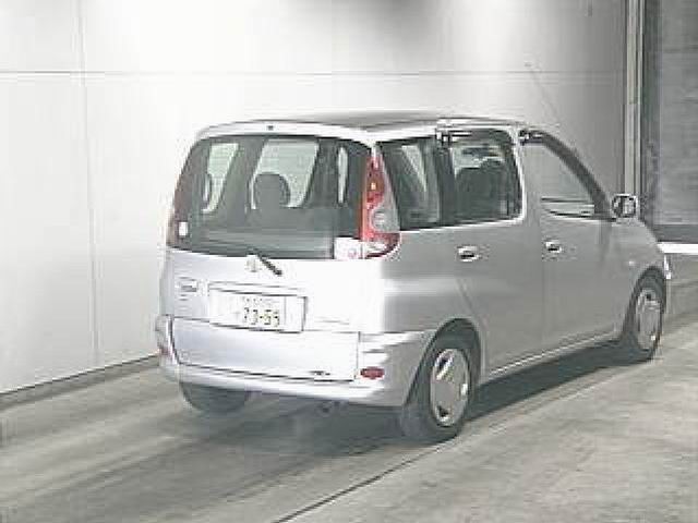 2000 Toyota Funcargo Photos
