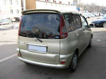 2000 Toyota Funcargo Pictures