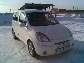 2000 Toyota Funcargo Pics