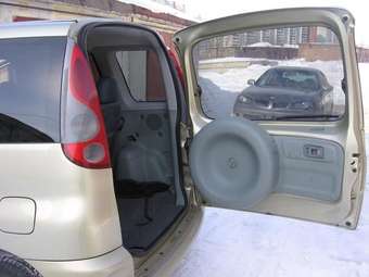 2000 Toyota Funcargo Pics