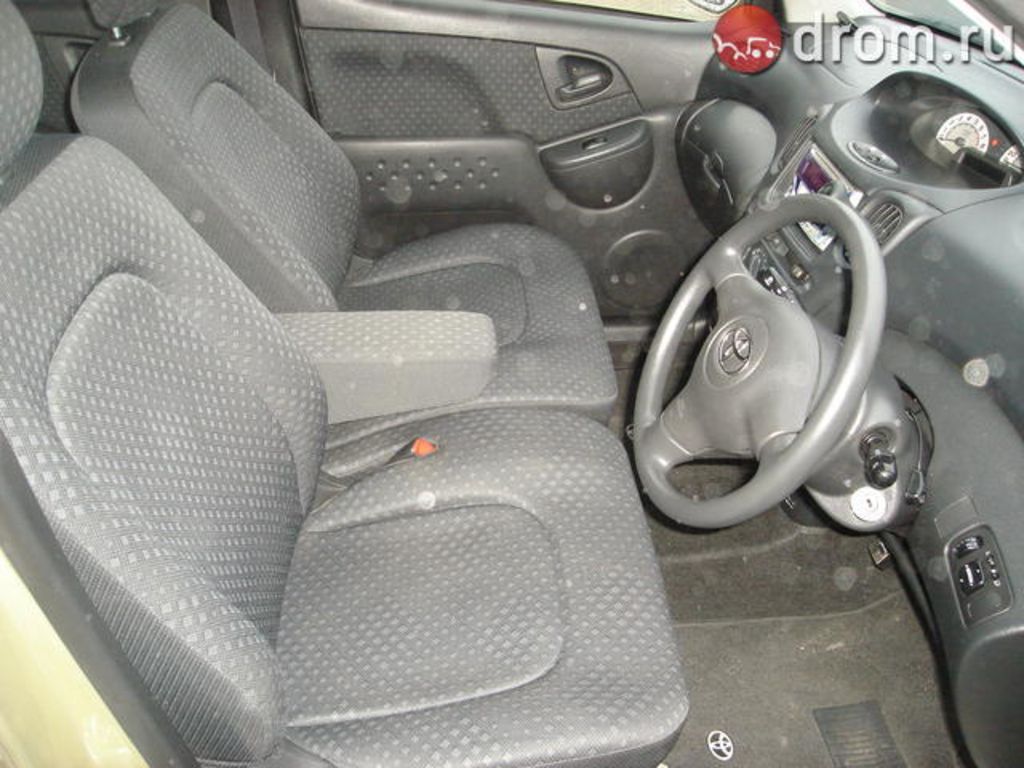 2001 Toyota Funcargo