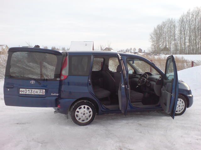 2001 Toyota Funcargo
