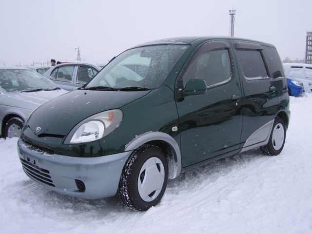 2001 Toyota Funcargo Pictures