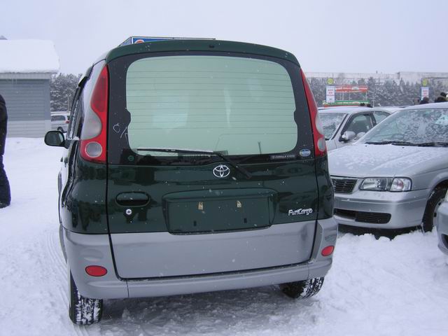 2001 Toyota Funcargo Photos
