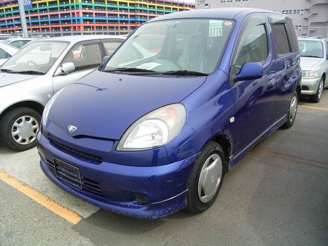 2001 Toyota Funcargo Pictures