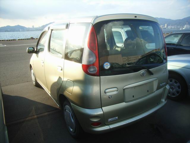 2001 Toyota Funcargo Photos
