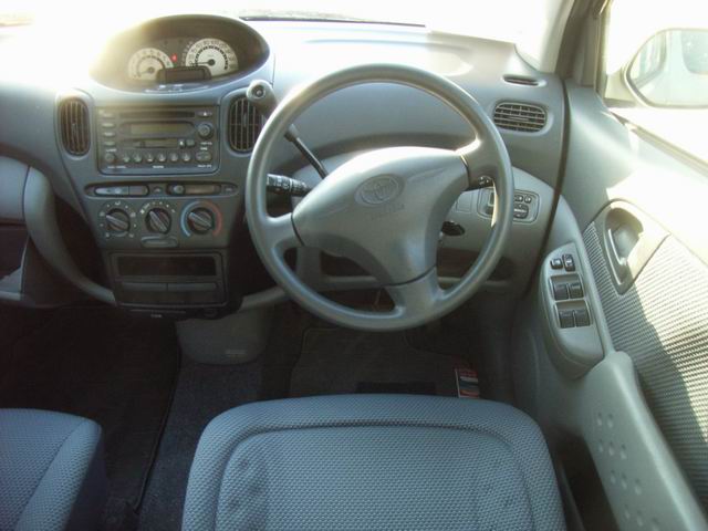 2001 Toyota Funcargo For Sale