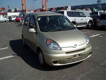 2001 Toyota Funcargo Pictures