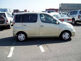 2001 Toyota Funcargo Pics