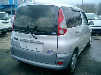 2001 Toyota Funcargo Pictures