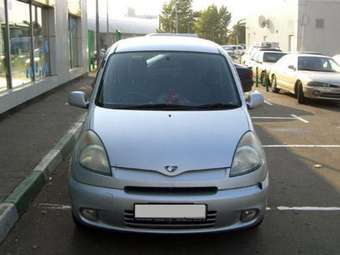 2001 Toyota Funcargo Pictures