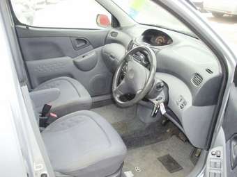 2001 Toyota Funcargo Images
