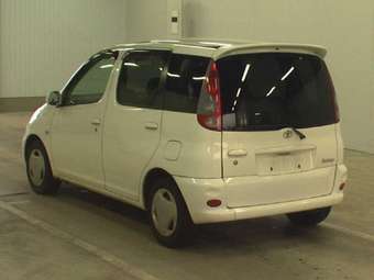 2001 Toyota Funcargo Photos