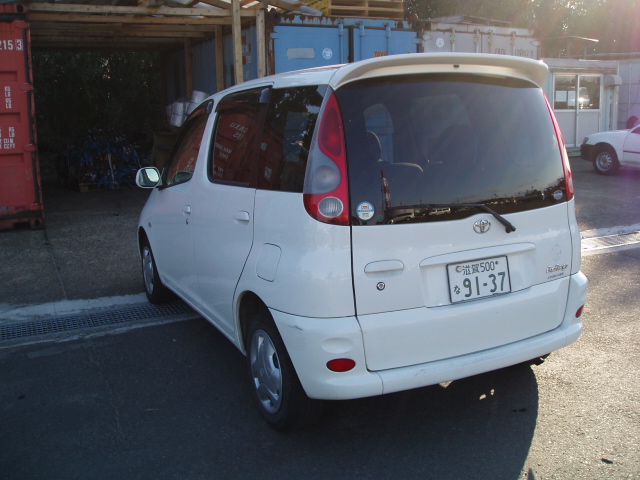 2002 Toyota Funcargo Pictures