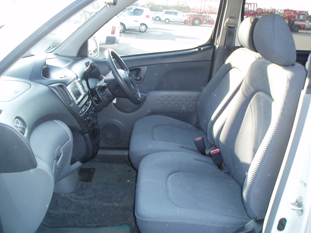 2002 Toyota Funcargo Photos