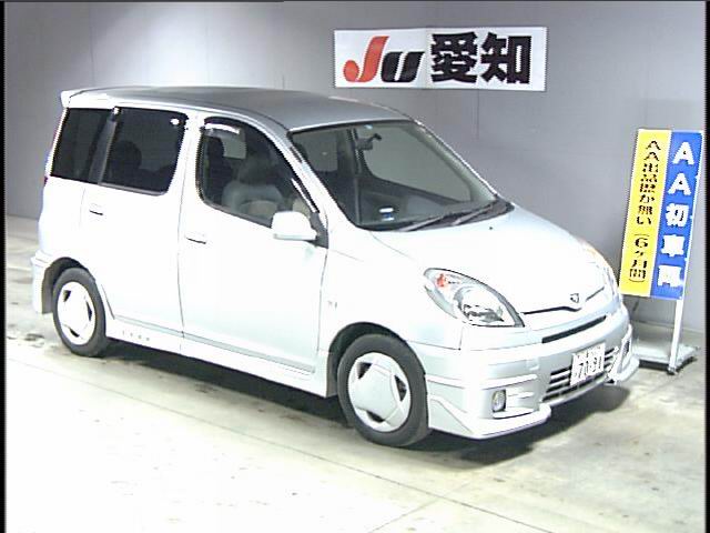 2002 Toyota Funcargo Images