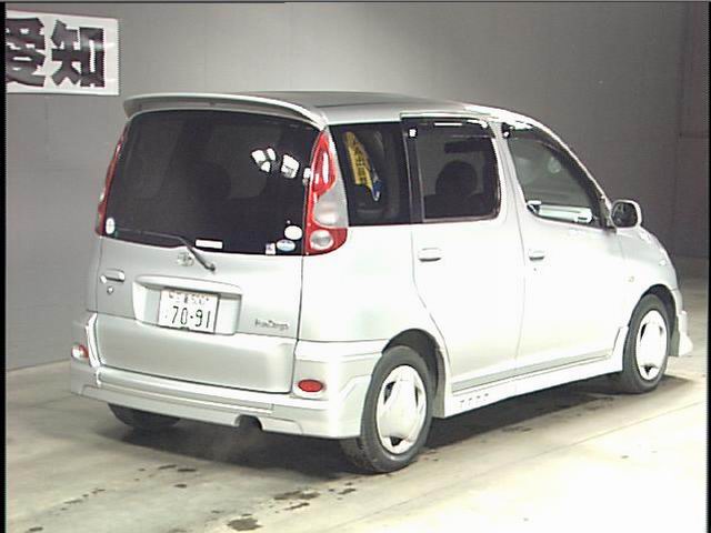 2002 Toyota Funcargo Pictures