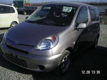 2002 Toyota Funcargo Pictures