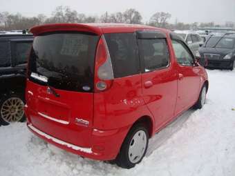 2002 Toyota Funcargo Pictures