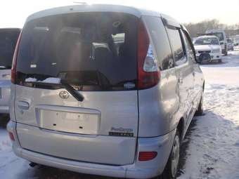 2002 Toyota Funcargo Pictures