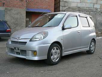 2002 Toyota Funcargo Pictures