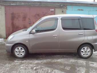 2002 Toyota Funcargo Pics