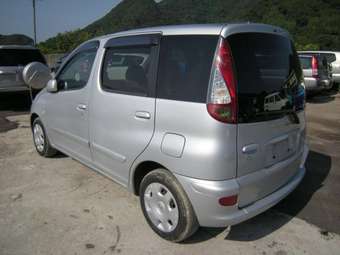 2002 Toyota Funcargo Pictures
